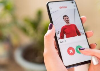 Love in the Time of Algorithms: Why AI Girlfriends Are Out-Seducing Dating Apps