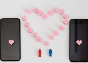 Love In The Time Of Algorithms: Why AI Girlfriends Are Out-Seducing Dating Apps