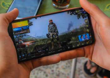 How Mobile Gaming Apps Make Money: Ads, In-App Purchases and More