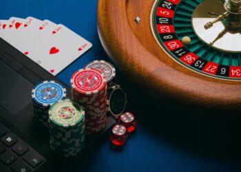 How to Stay Safe and Have Fun When Gambling Online