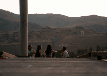 How to Get Personal Space While Staying In the Social Loop