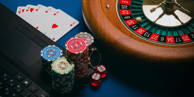 How to Stay Safe and Have Fun When Gambling Online