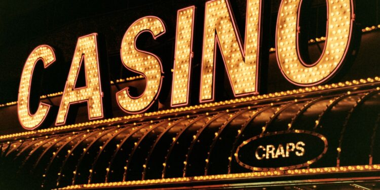 Are Online Casinos Better Than Land-based Establishments?