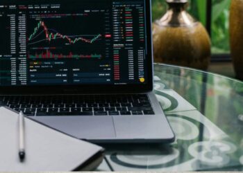 Why More People Are Turning to Investing Instead of Saving