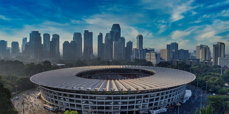 Who Finances the Stadiums of the Future? An Analysis of Public and Private Capital