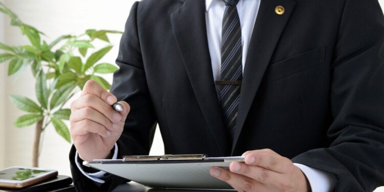 Decision-Making at the Highest Level and Why Experience Still Beats Models