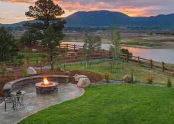 Why You Need to Balance Greenery and Hardscape for Functionality