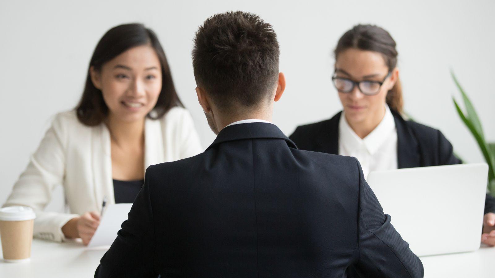 How To Develop A Proactive HR Strategy Using Predictive HRIS Analytics