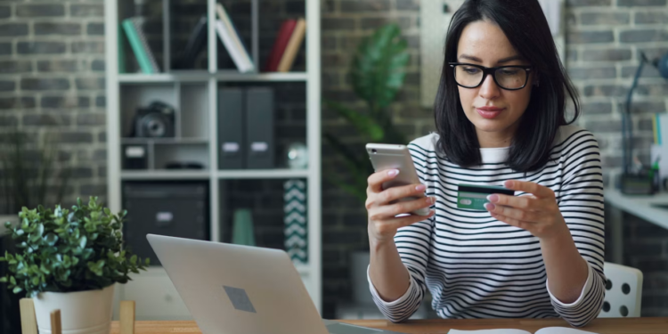 Why Financial Literacy Helps Consumers Choose a Credit Card