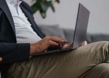 How a Master of Accounting Online Supports Modern Accounting Careers