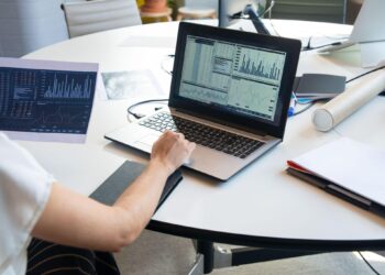 The 6 Best AI Courses for Parents Building New Skills Around a Career