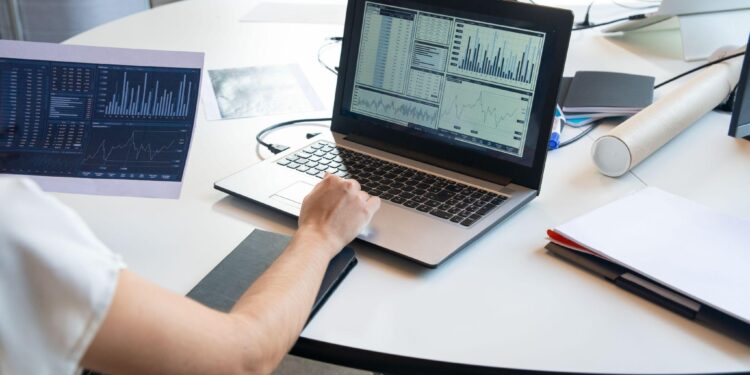 The 6 Best AI Courses for Parents Building New Skills Around a Career